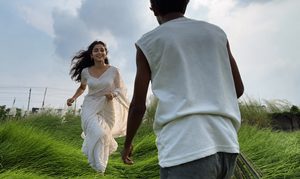 Viral Couple AI Love Story Photo Editing Prompt